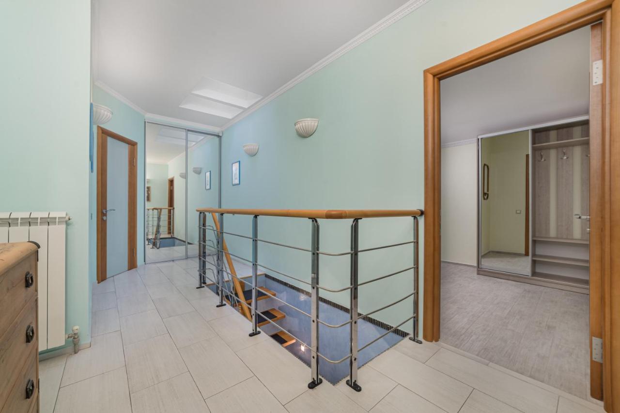 Classical Deribasivska 3-Bedrooms Apartment Одеса Екстер'єр фото