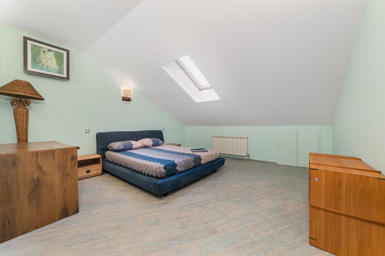 Classical Deribasivska 3-Bedrooms Apartment Одеса Екстер'єр фото