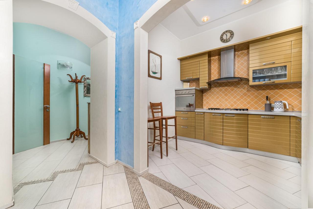 Classical Deribasivska 3-Bedrooms Apartment Одеса Екстер'єр фото
