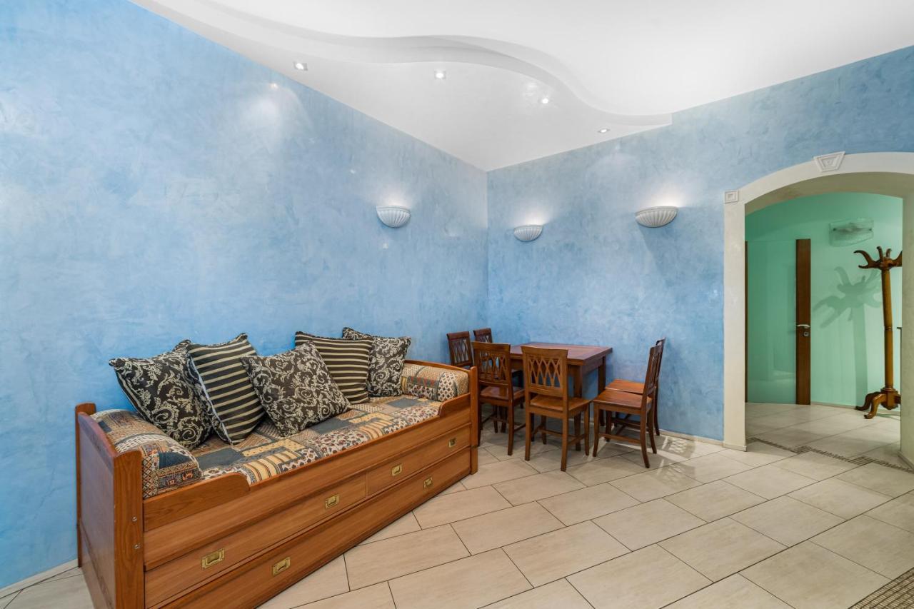 Classical Deribasivska 3-Bedrooms Apartment Одеса Екстер'єр фото