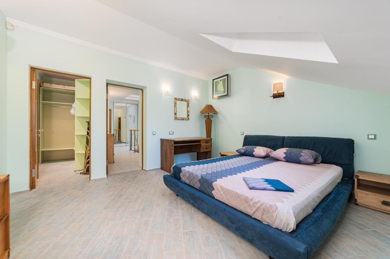 Classical Deribasivska 3-Bedrooms Apartment Одеса Екстер'єр фото