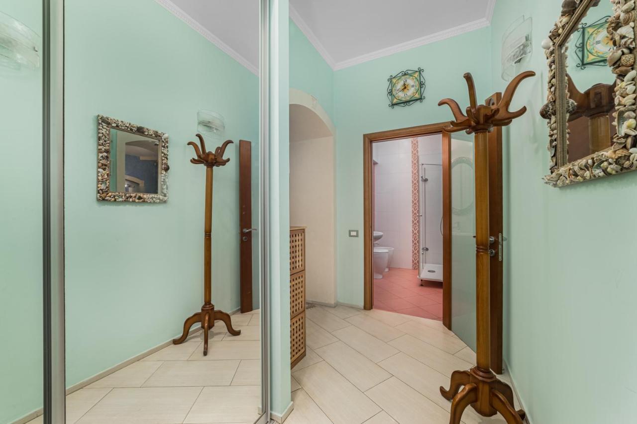 Classical Deribasivska 3-Bedrooms Apartment Одеса Екстер'єр фото